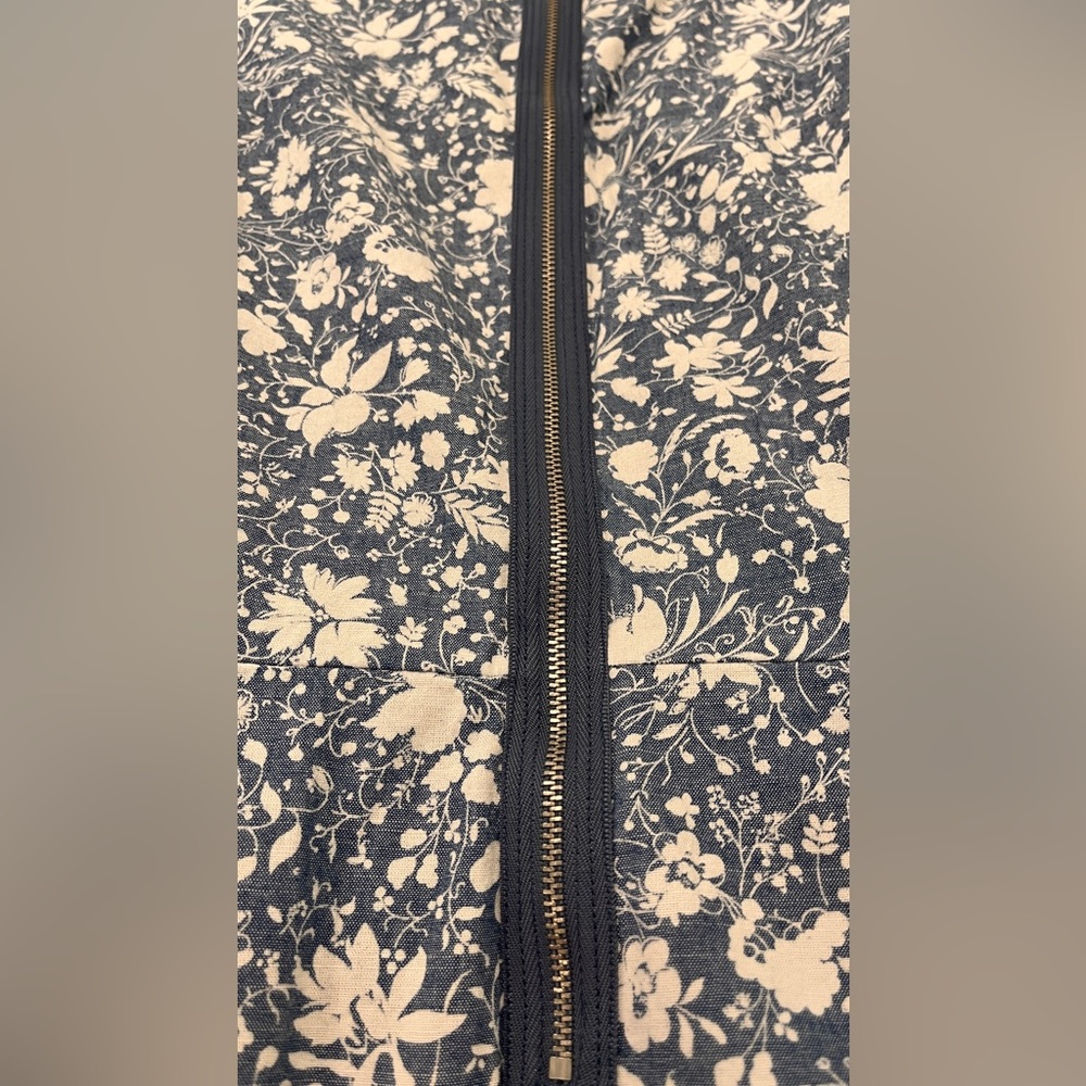 Charming Summer Dress!  GAP (EUC, Sz 4) Blue & White, Pleated, Sleeveless Cotton - Picture 8 of 9